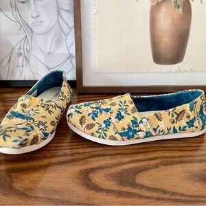 Toms Floral Yellow and Blue Flats